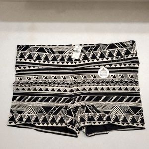 Pink by Victoria's Secret Yoga Shortie with Hidden Pocket